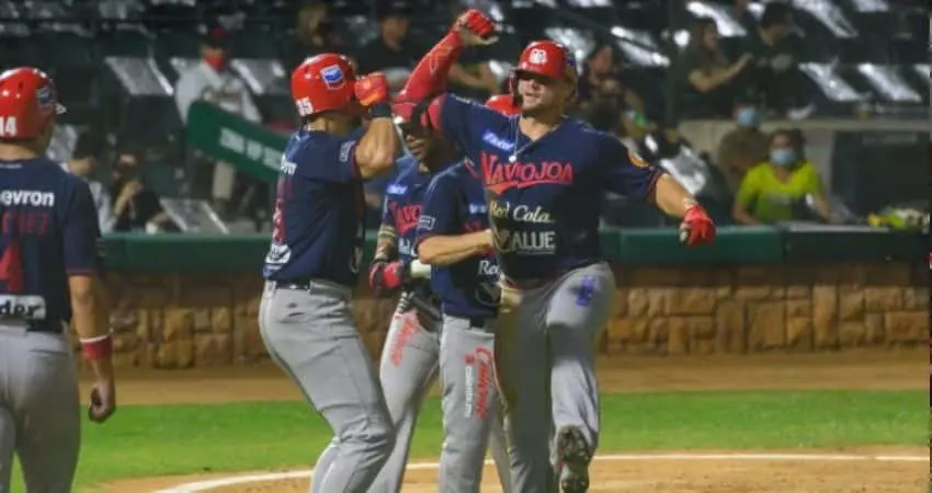 Explosión ofensiva da el primero para Mayos sobre Cañeros