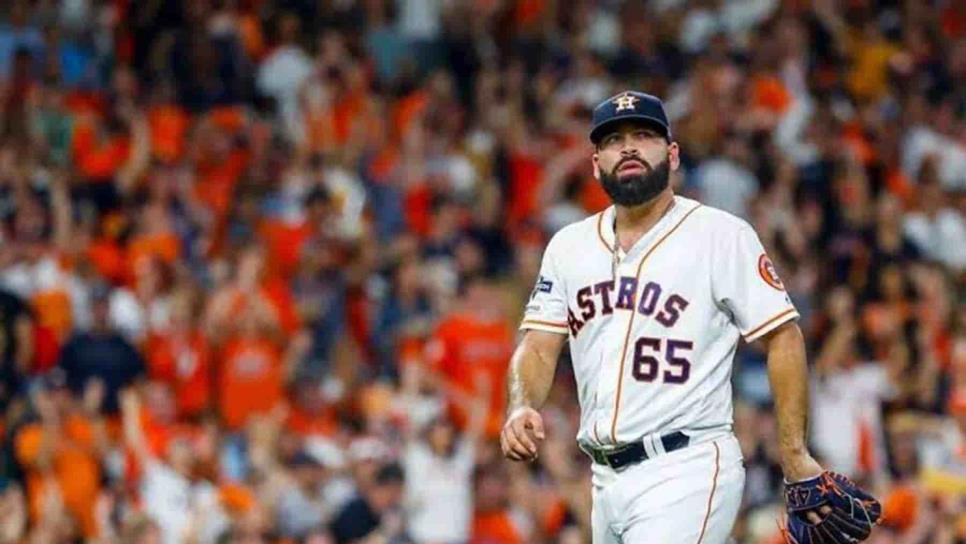 José Urquidy gana y los Astros empatan la serie ante Bravos