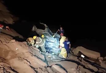 Bomberos rescatan a familia tras caer del puente El Quelite, en Mazatlán