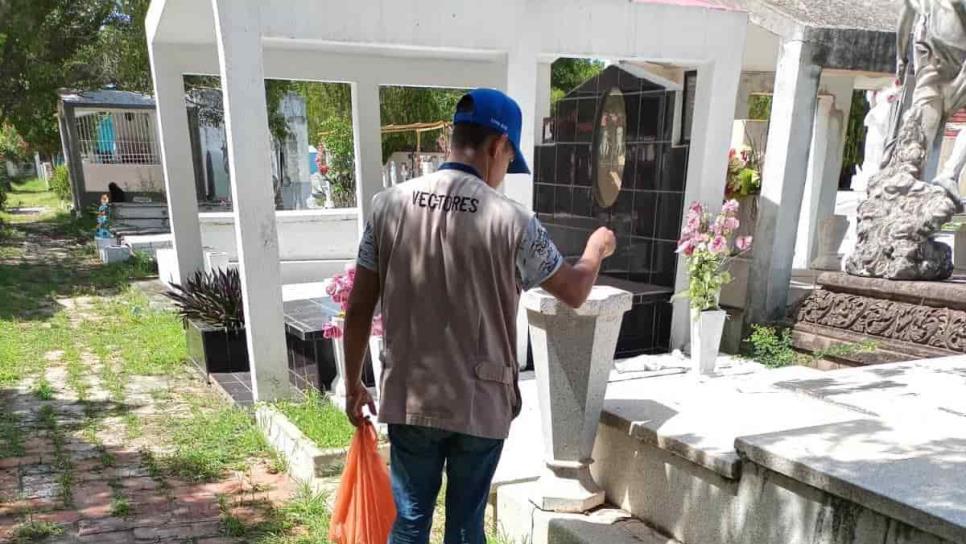 Asignan cuadrilla de trabajadores para mantener limpios panteones de Mazatlán