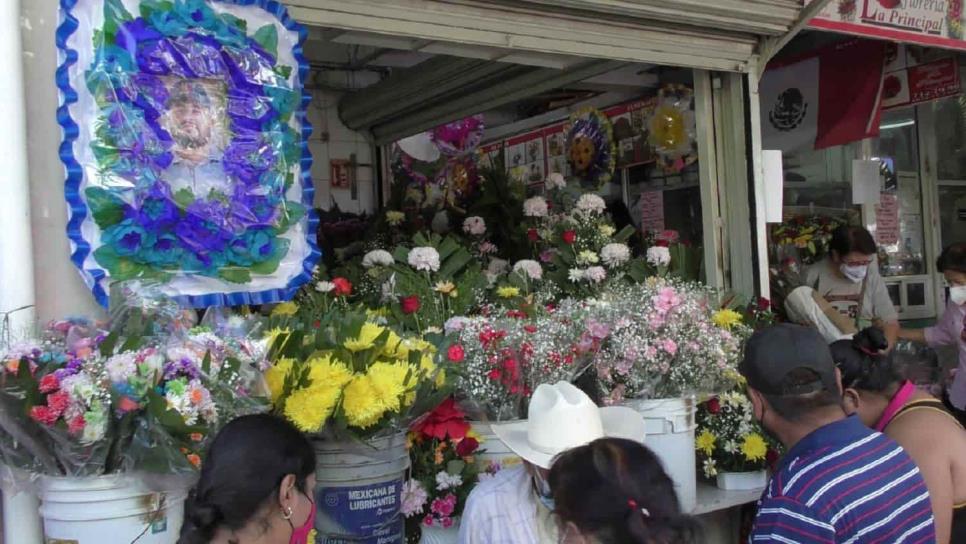 «Golondrinos» llegaron y arruinaron ventas de floristas en Culiacán, aseguran