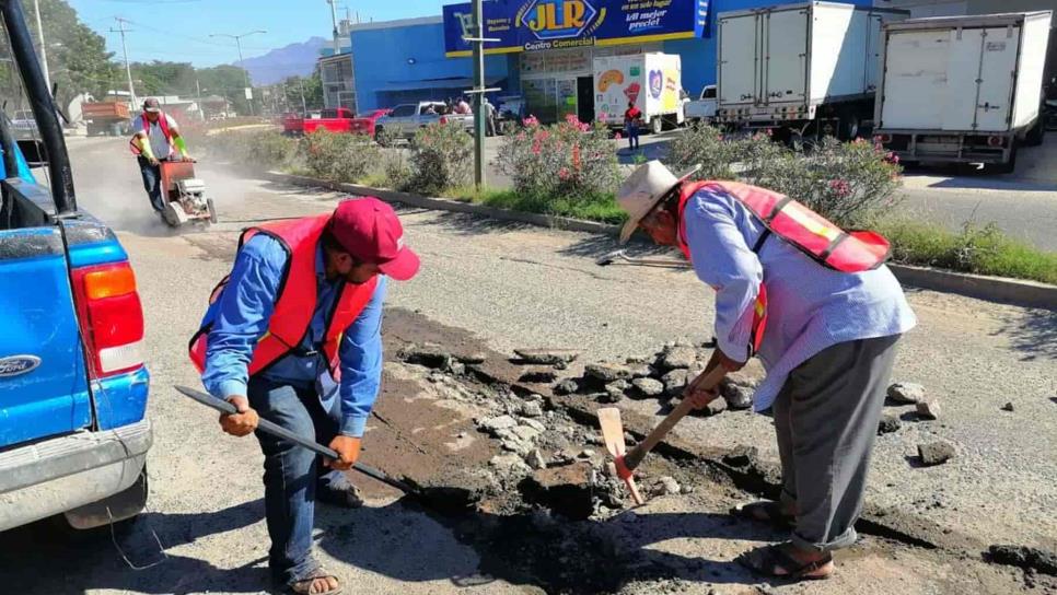 Autoridades de Choix dan banderazo de rehabilitación de calles y caminos vecinales