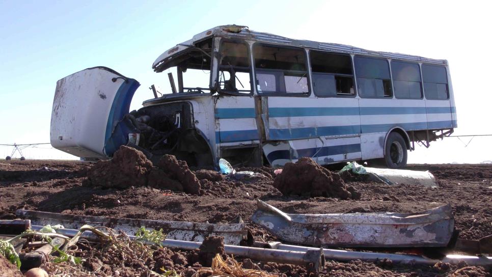 Camionazo deja a 25 jornaleros lesionados en Guasave