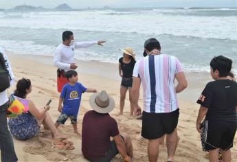 Alertan por olas de hasta 2.5 metros y corrientes de retorno en playas de Mazatlán