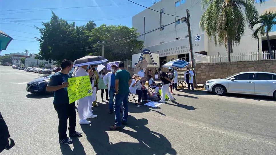 Hospital General de Culiacán se suma al bloqueo de calles; exigen basificaciones