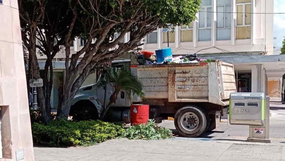 Fallas en camiones propicia rezago en la recolección de basura en Mazatlán