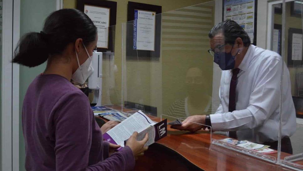 Asesorías contables, fiscales y de negocios son algunos de los servicios que ofrece la FCA Asesorías contables, fiscales y de negocios son algunos de los servicios que ofrece la FCA