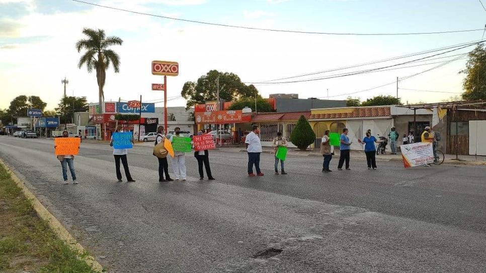 Trabajadores de salud bloquean de nuevo el bulevar Macario Gaxiola y piden soluciones