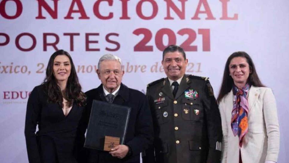 María Espinoza y Julio Urías reciben PND 2021