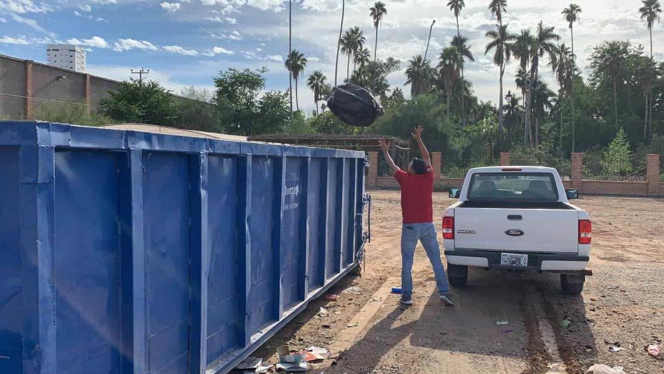 Habilitan contenedores para la basura acumulada en domicilios de Los Mochis