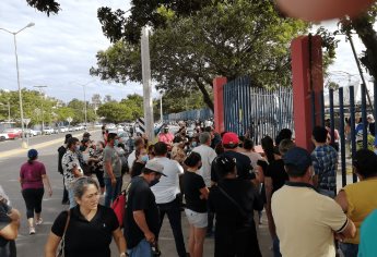 Hacen fila de más de 12 horas para vacunarse contra el Covid-19