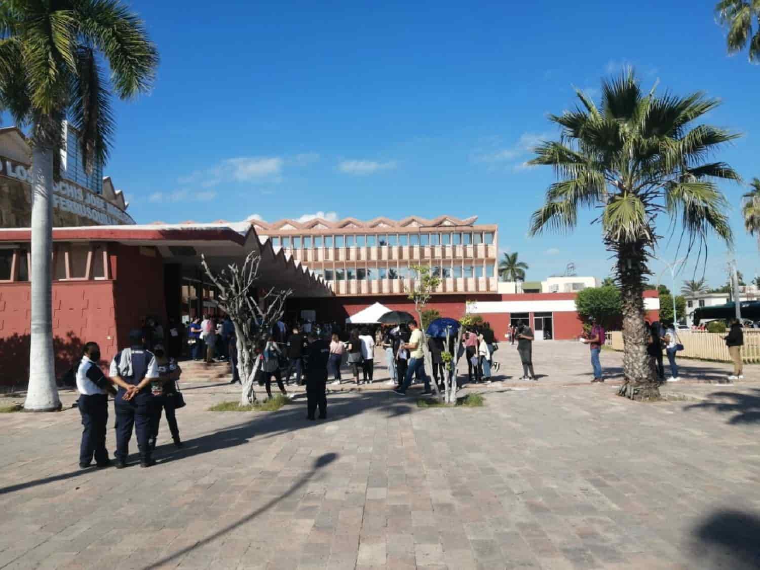 Cambia sede de vacunación contra Covid a menores; este martes será en el CUM