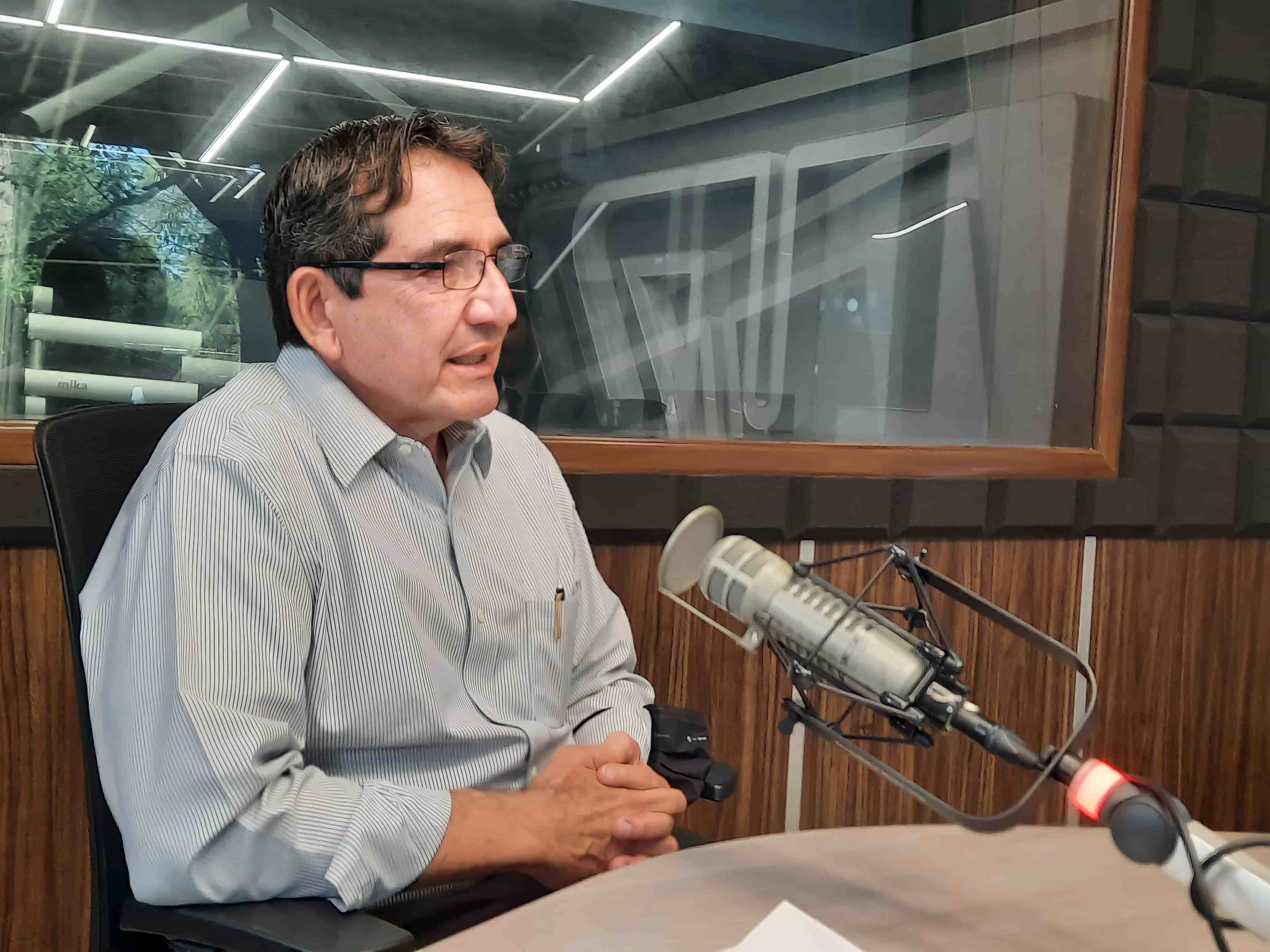 Hay vacuna para todos los jóvenes; módulos son suficientes: Cuén Ojeda