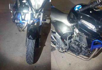 Menor de edad roba motocicleta, cae de ella y lo arrestan policías