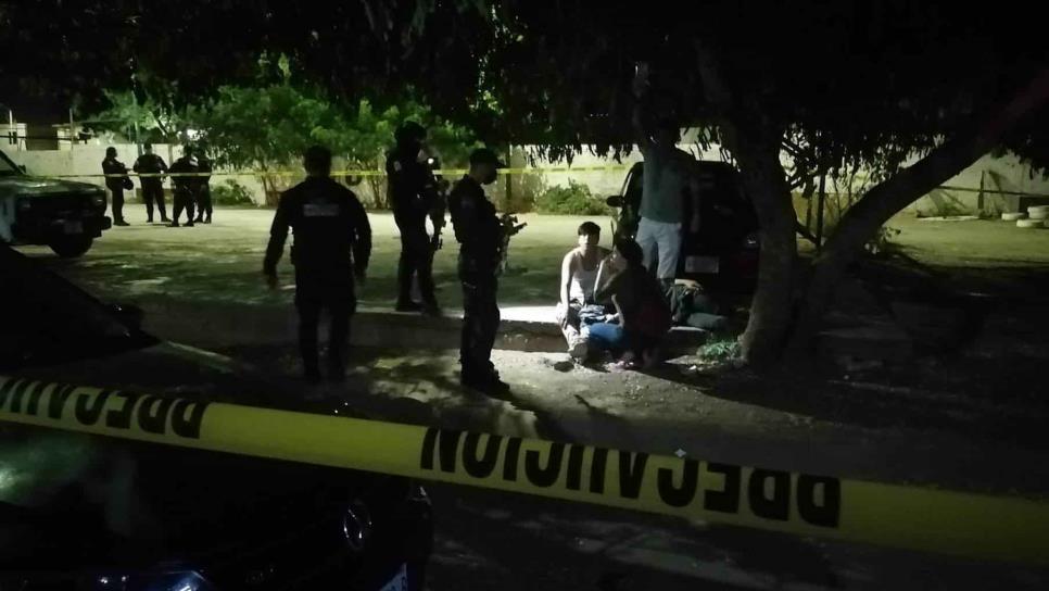 Sujetos golpean a cachazos y balean a un joven en el sector Barrancos, en Culiacán