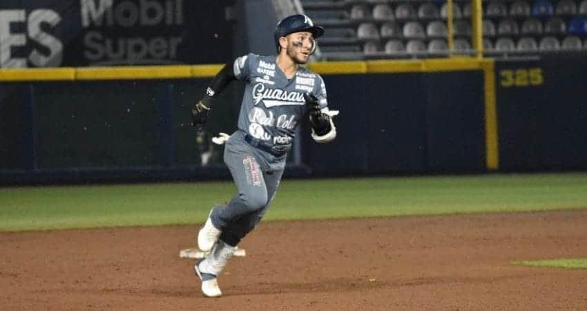 Algodoneros vence a Sultanes y se apunta la serie