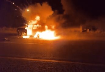 Músico muere calcinado en accidente sobre la México 15