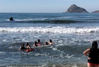 Salvavidas municipales de Mazatlán rescatan a 4 turistas de Torreón y Monterrey