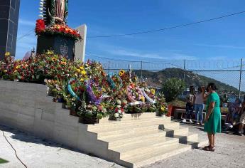 No le quedan mal a la Virgen de la Puntilla, en Mazatlán