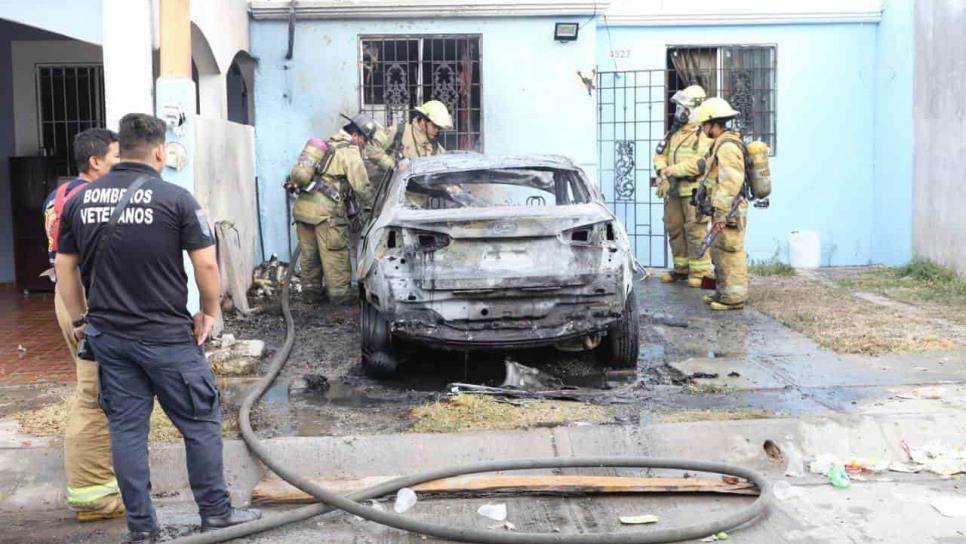 Se incendia una casa y un carro en Los Portales