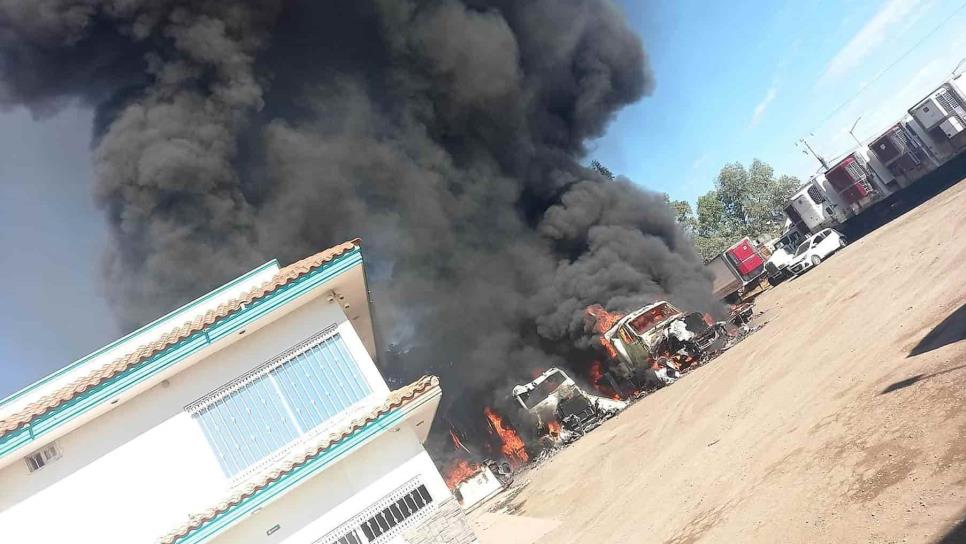 Se incendian camiones de carga  en una yarda de Culiacán