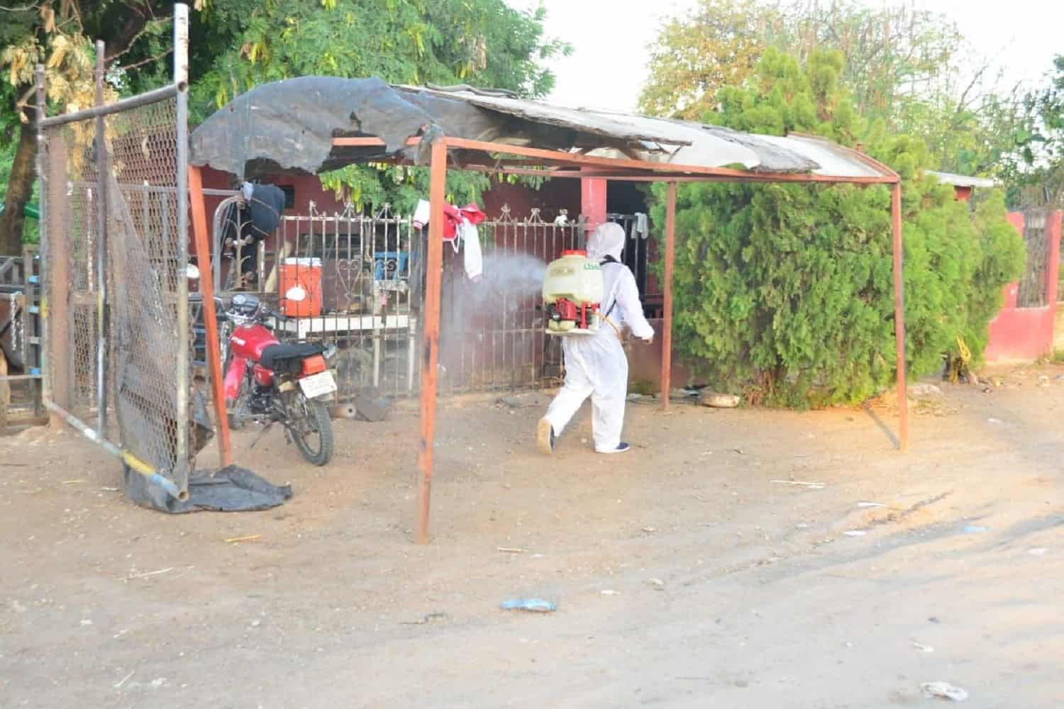 Vecinos se rehúsan a abrirle la puerta a fumigadores contra el dengue