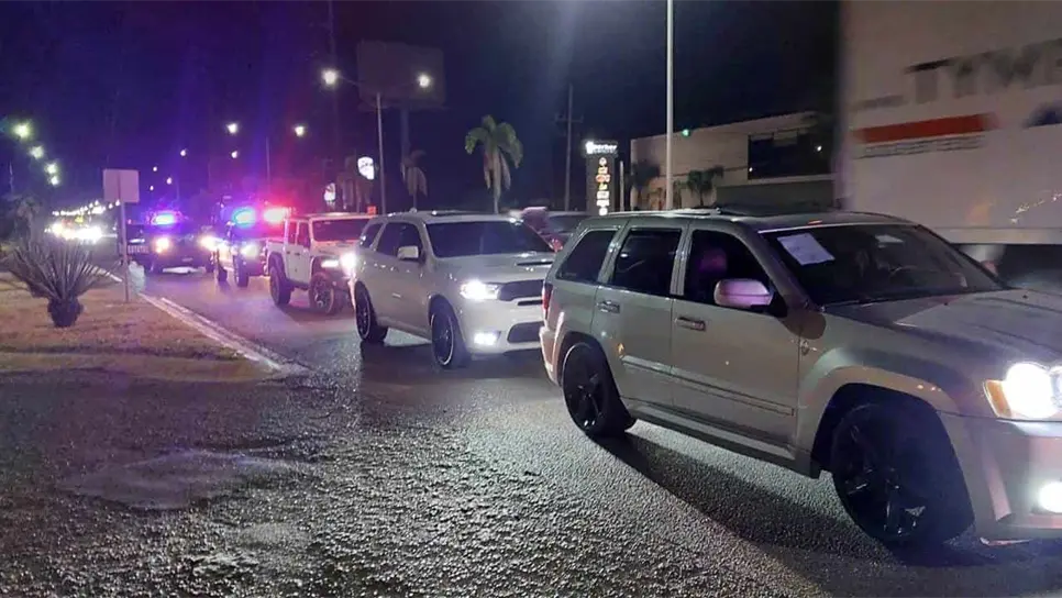 Detectan carreras clandestinas y aseguran 10 vehículos de lujo en Culiacán