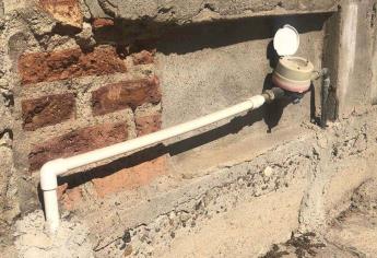 Vecinos de Villa Florida sufren por ladrones de tuberías y medidores de agua