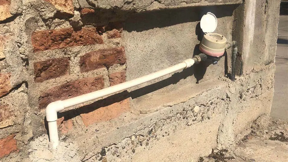 Vecinos de Villa Florida sufren por ladrones de tuberías y medidores de agua
