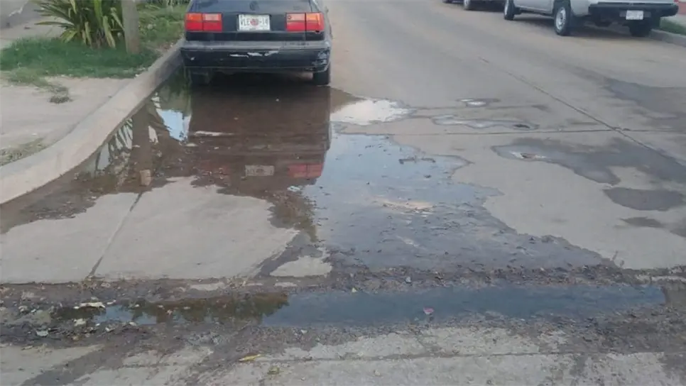 Vecinos de Las Gaviotas pasarán Navidad entre aguas negras