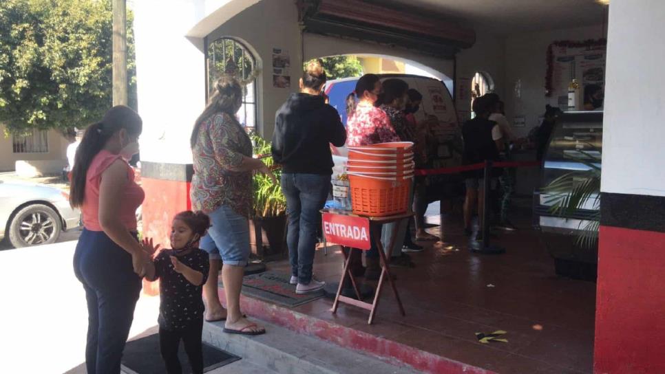 Largas filas en carnicerías; comienzas las compras de pánico