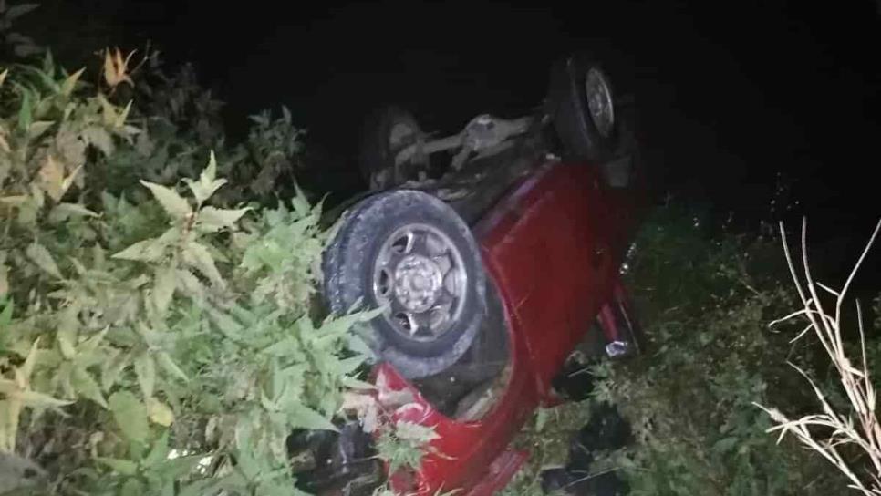 Volcadura deja a una persona muerta cerca del Nuevo San Miguel
