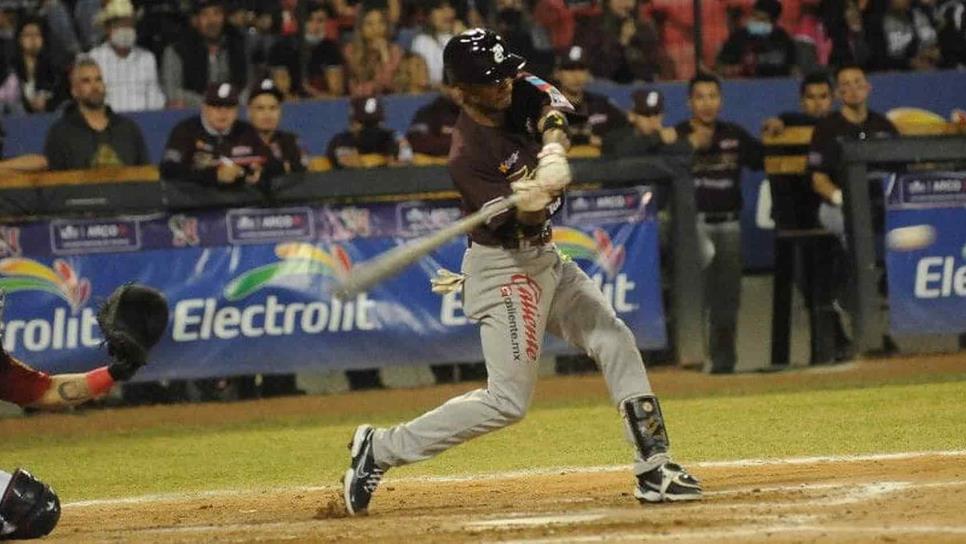 Tomateros apalea y se adelanta en los playoffs