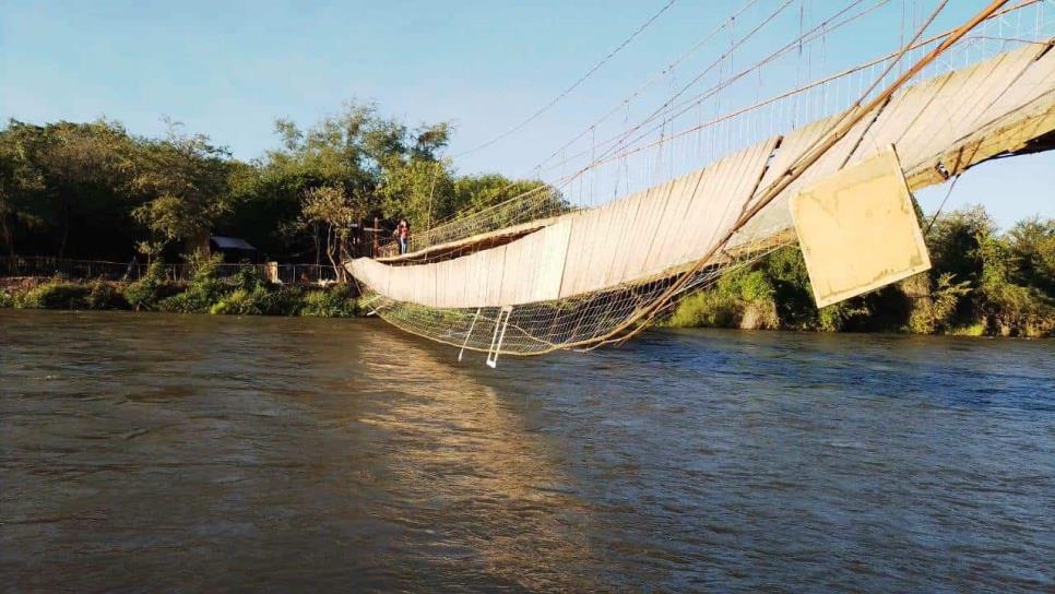 Colapsa puente en La Galera, El Fuerte y caen al agua cuatro personas