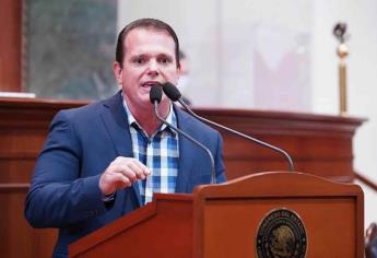 Renuncia Adolfo Beltrán del PAN