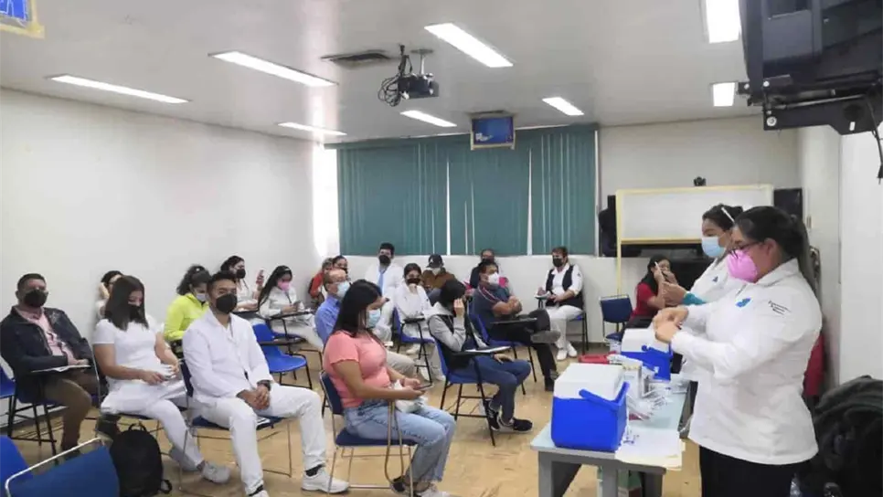 Se aplican 2 mi 750 vacunas de refuerzo al sector salud en Los Mochis