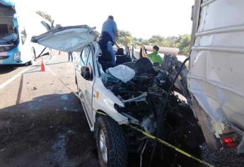 Muere empleado agrícola que impactó contra trailer en la autopista Benito Juárez