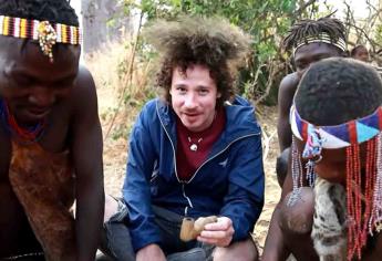 Luisito Comunica posa en la portada de Playboy África mientras fuma marihuana