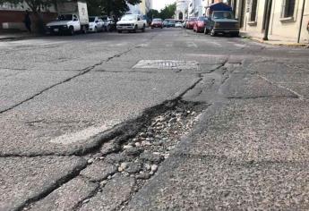 Diputado local Pedro Lobo tapará los baches de Culiacán