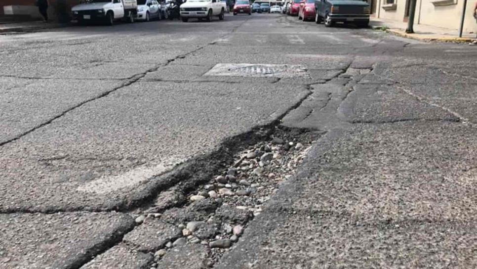 «Las lluvias están destrozando las calles Culiacán», alcalde pide paciencia en reparación de baches