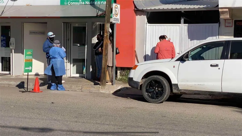 Rocha Moya pide a laboratorios «controlar» precios de pruebas Covid