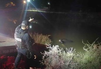 Pareja de jóvenes muere al caer con todo y auto a canal, en Culiacán