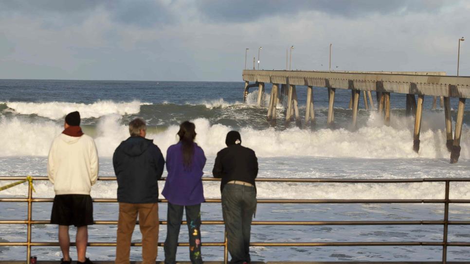 EE.UU. levanta su alerta de tsunami sin registrar daños graves en costa oeste