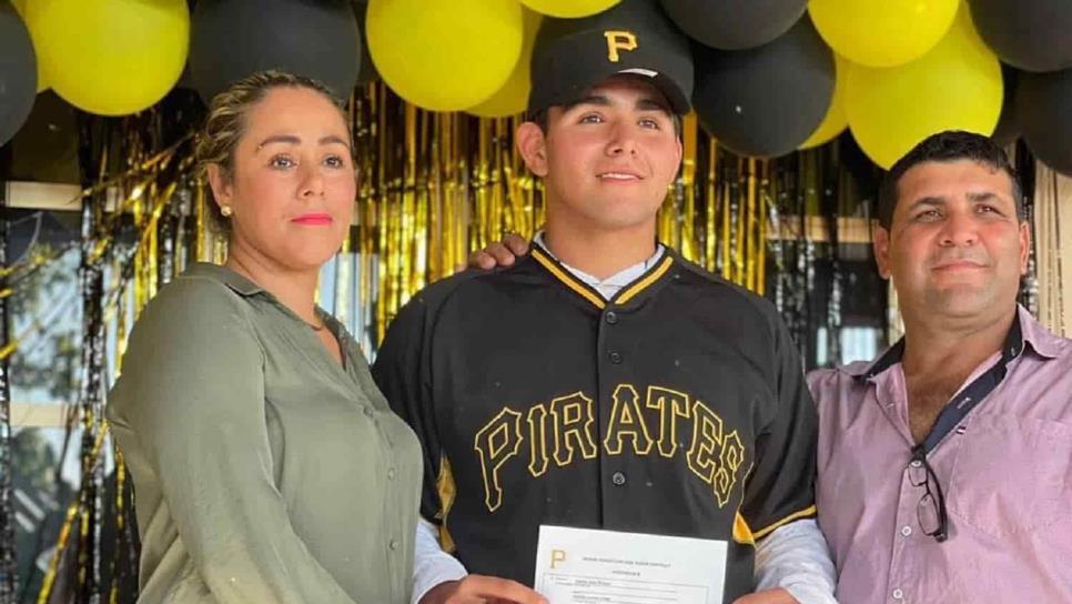 El sinaloense Carlos Tirado firma con Piratas de Pittsburgh