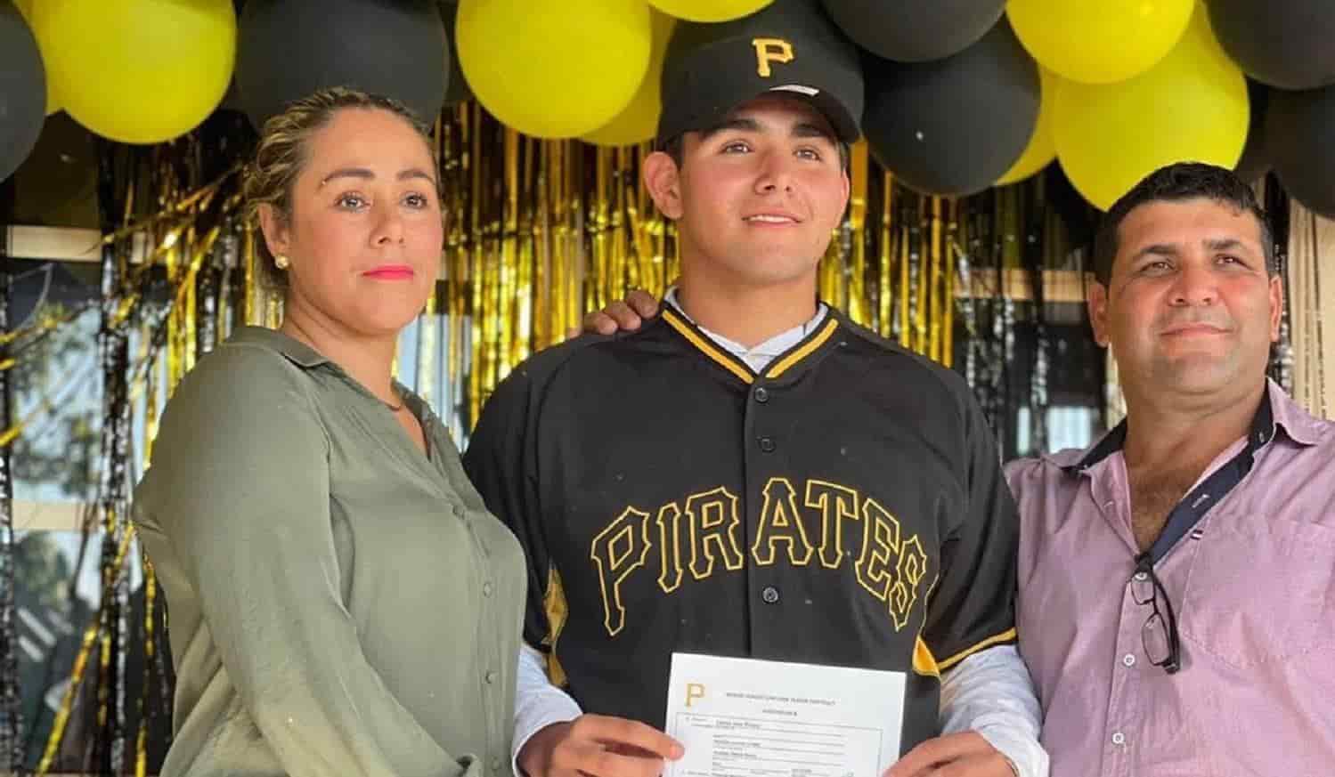 El sinaloense Carlos Tirado firma con Piratas de Pittsburgh