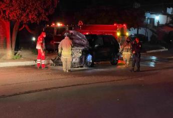 Se incendia una vagoneta en Guamúchil