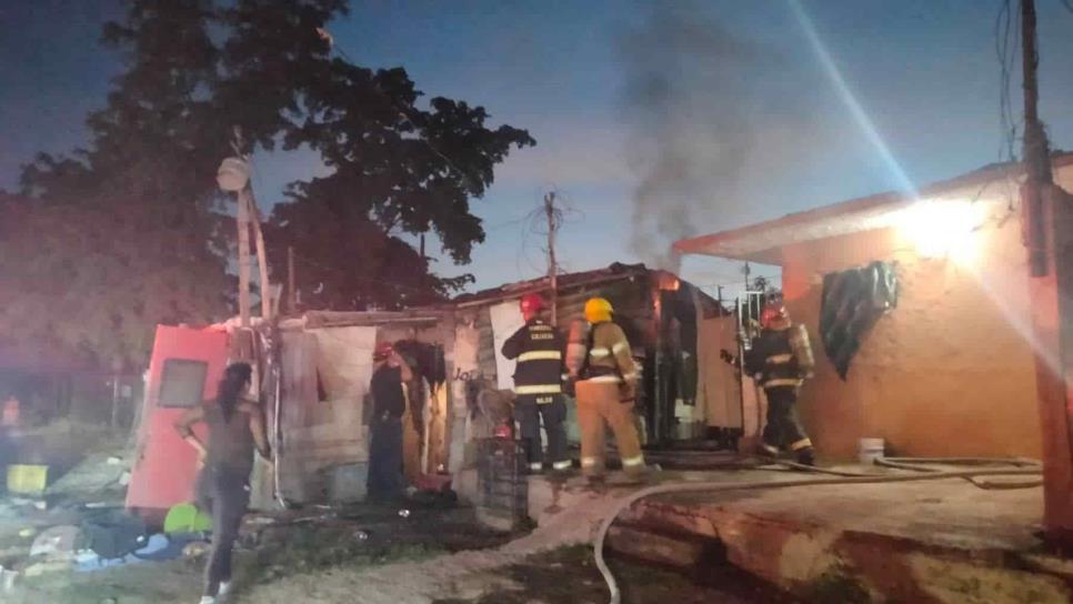 Se incendia casa de lámina en la colonia El Pípila, en Culiacán