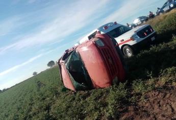 Volcadura deja un adolescente muerto y cuatro más lesionados