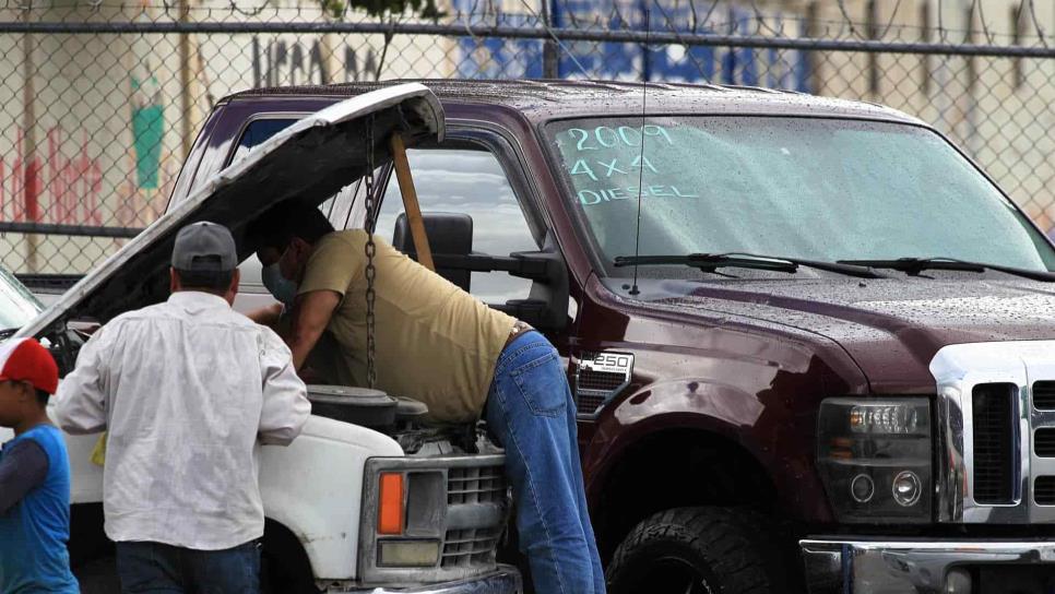 El Gobierno de México regula autos ilícitos de EE.UU. con un polémico decreto