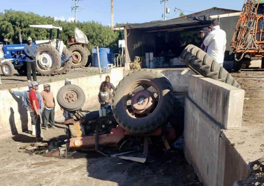 Tractor cae encima de operador y lo mata, en Angostura